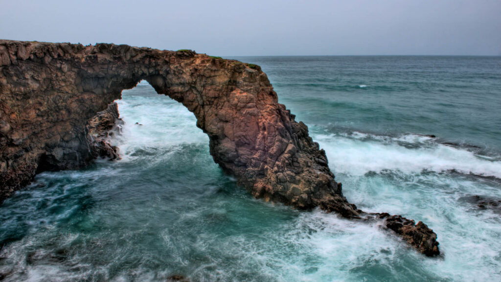 The Stone Arch of Popotla: A Must-See in Rosarito, Baja California